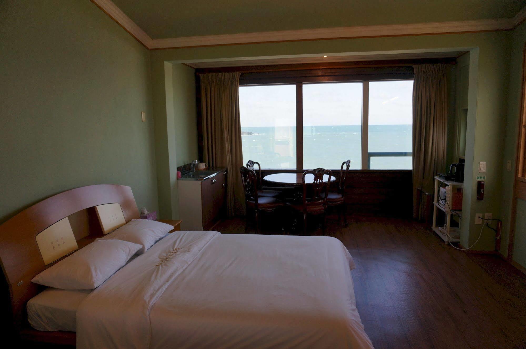 Park Beach Hotel Jeju Exterior foto
